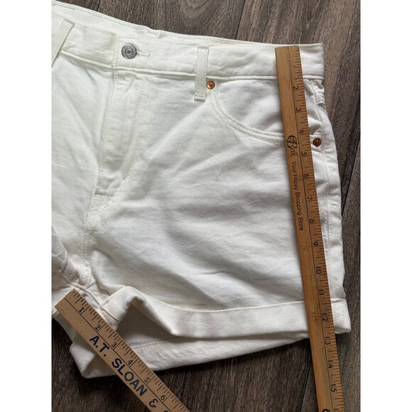 Levi's Mom Shorts High Rise Women’s 31 Relaxed A-Line Silhouette Ivory Denim - Picture 6 of 9